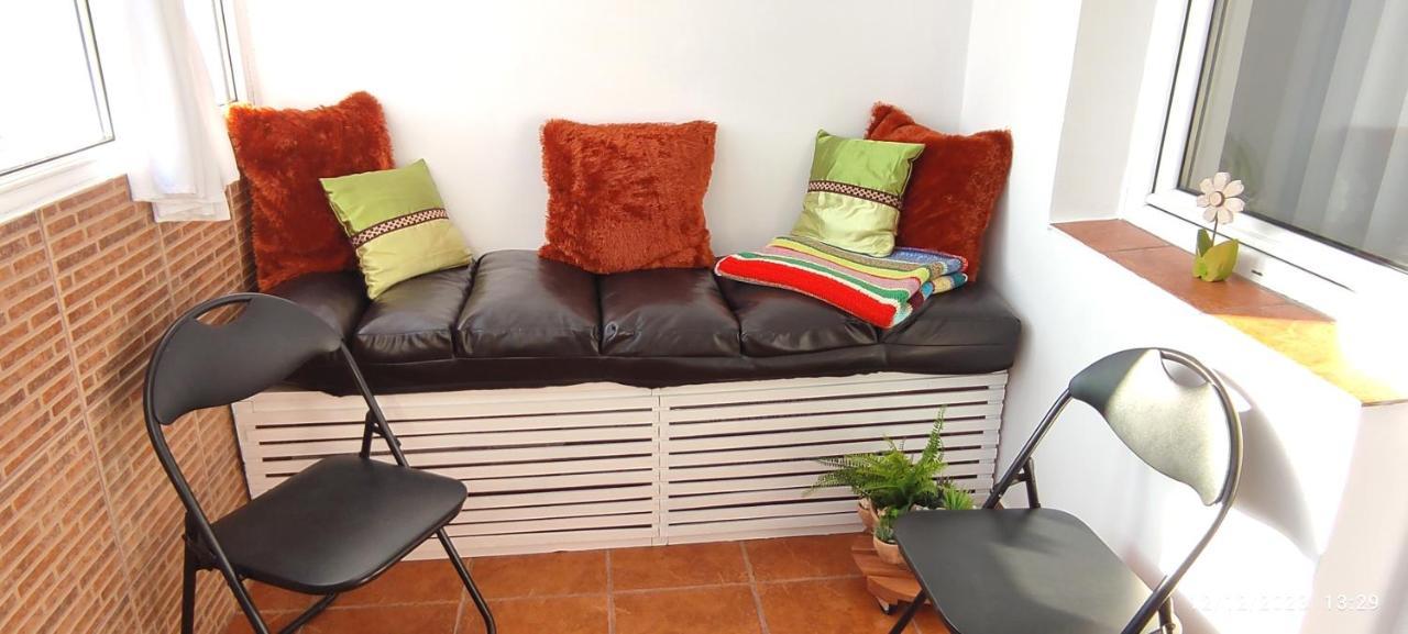 Platinum Apartment - Apartament Cu 3 Camere, 2 Dormitoare, 2 Bai, Bucatarie Complet Utilata, 2 Balcoane Bukarest Exteriör bild
