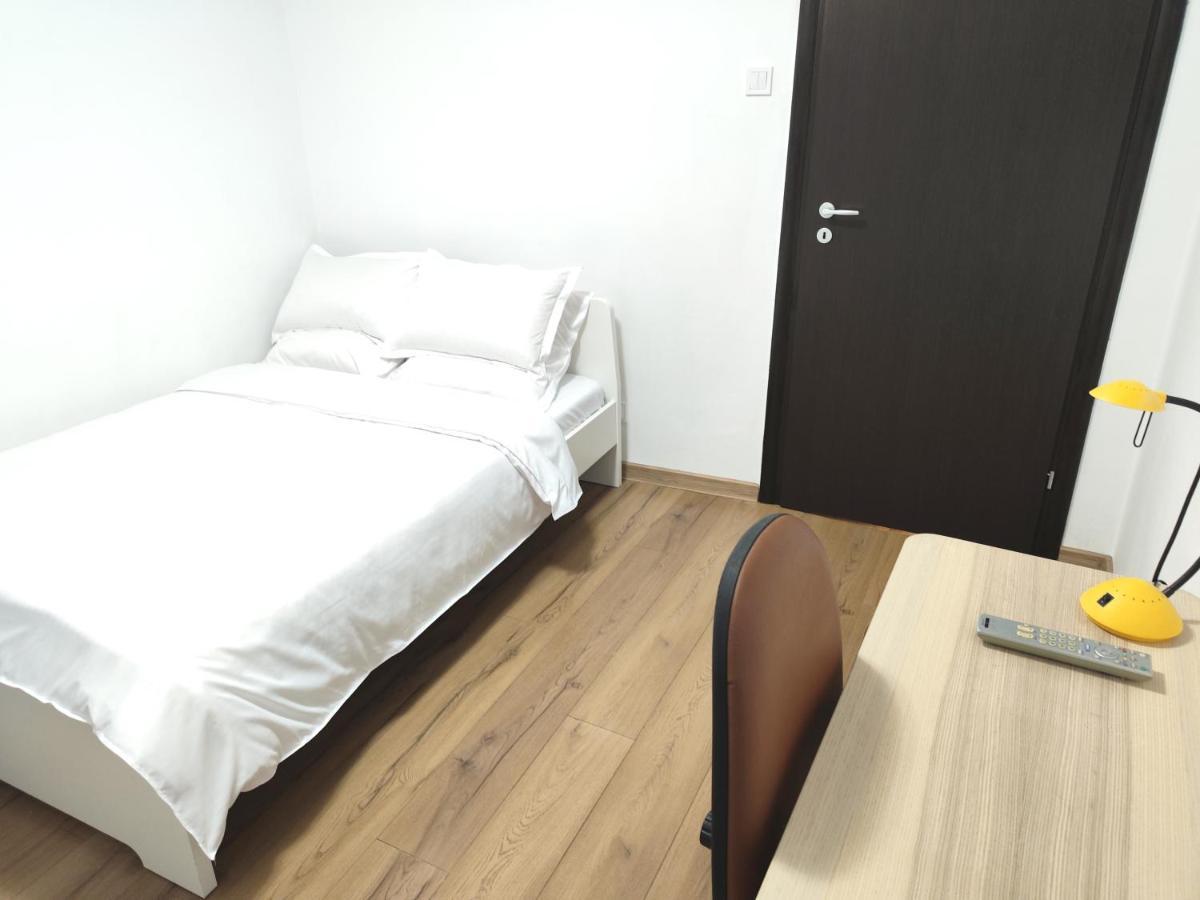 Platinum Apartment - Apartament Cu 3 Camere, 2 Dormitoare, 2 Bai, Bucatarie Complet Utilata, 2 Balcoane Bukarest Exteriör bild
