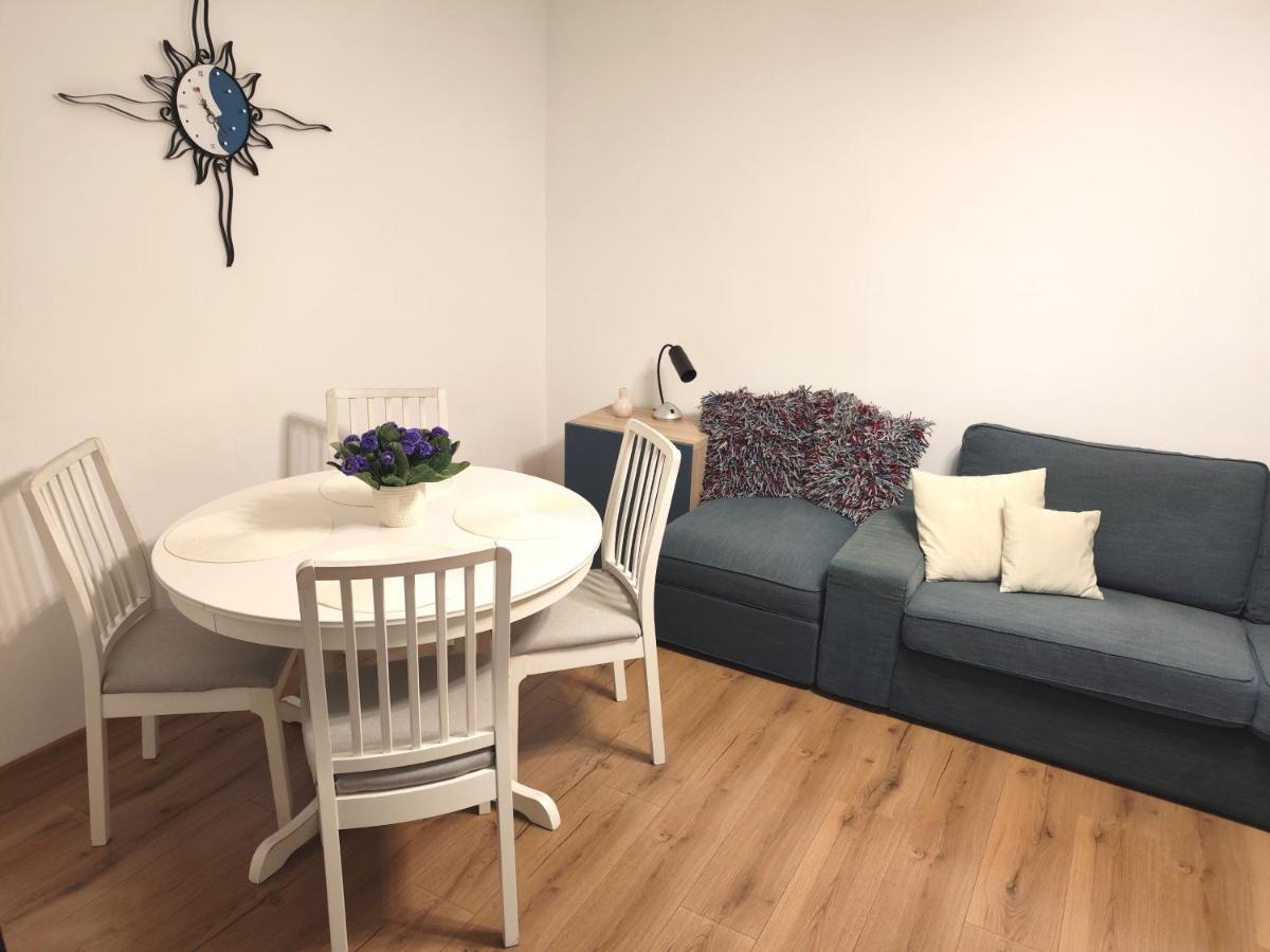 Platinum Apartment - Apartament Cu 3 Camere, 2 Dormitoare, 2 Bai, Bucatarie Complet Utilata, 2 Balcoane Bukarest Exteriör bild