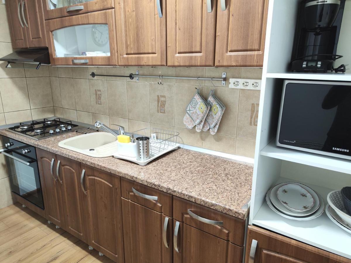 Platinum Apartment - Apartament Cu 3 Camere, 2 Dormitoare, 2 Bai, Bucatarie Complet Utilata, 2 Balcoane Bukarest Exteriör bild