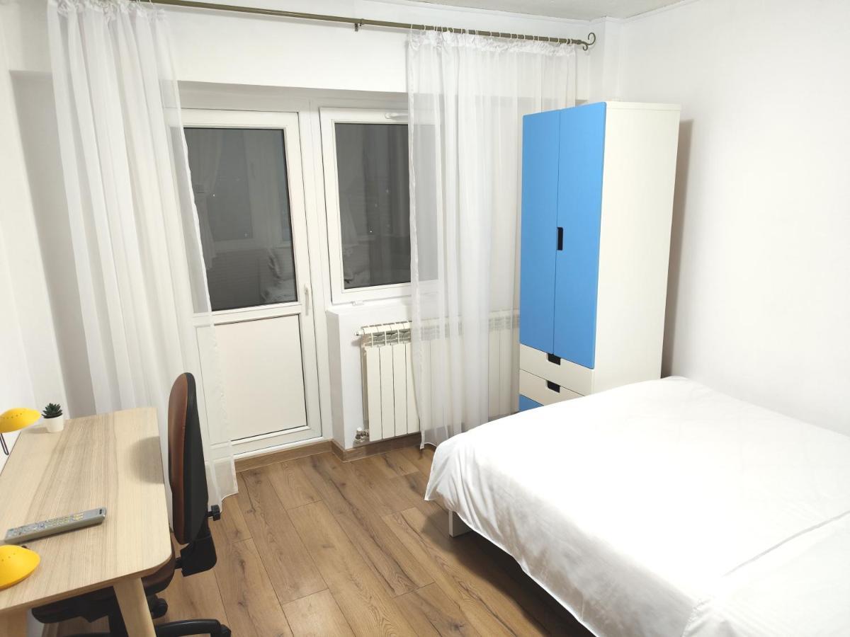 Platinum Apartment - Apartament Cu 3 Camere, 2 Dormitoare, 2 Bai, Bucatarie Complet Utilata, 2 Balcoane Bukarest Exteriör bild