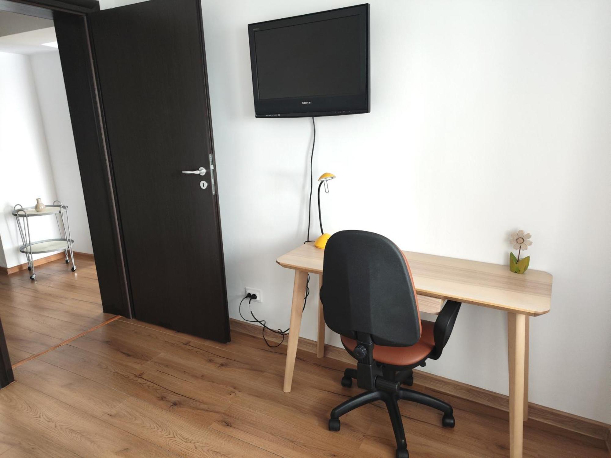 Platinum Apartment - Apartament Cu 3 Camere, 2 Dormitoare, 2 Bai, Bucatarie Complet Utilata, 2 Balcoane Bukarest Exteriör bild