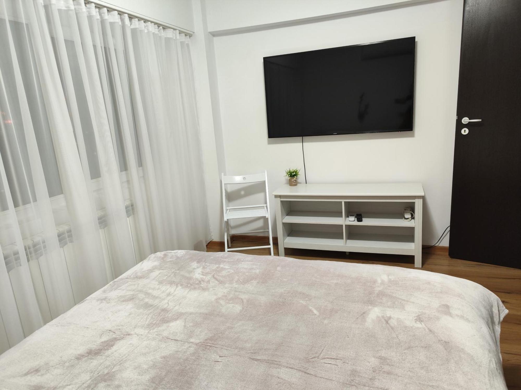 Platinum Apartment - Apartament Cu 3 Camere, 2 Dormitoare, 2 Bai, Bucatarie Complet Utilata, 2 Balcoane Bukarest Exteriör bild