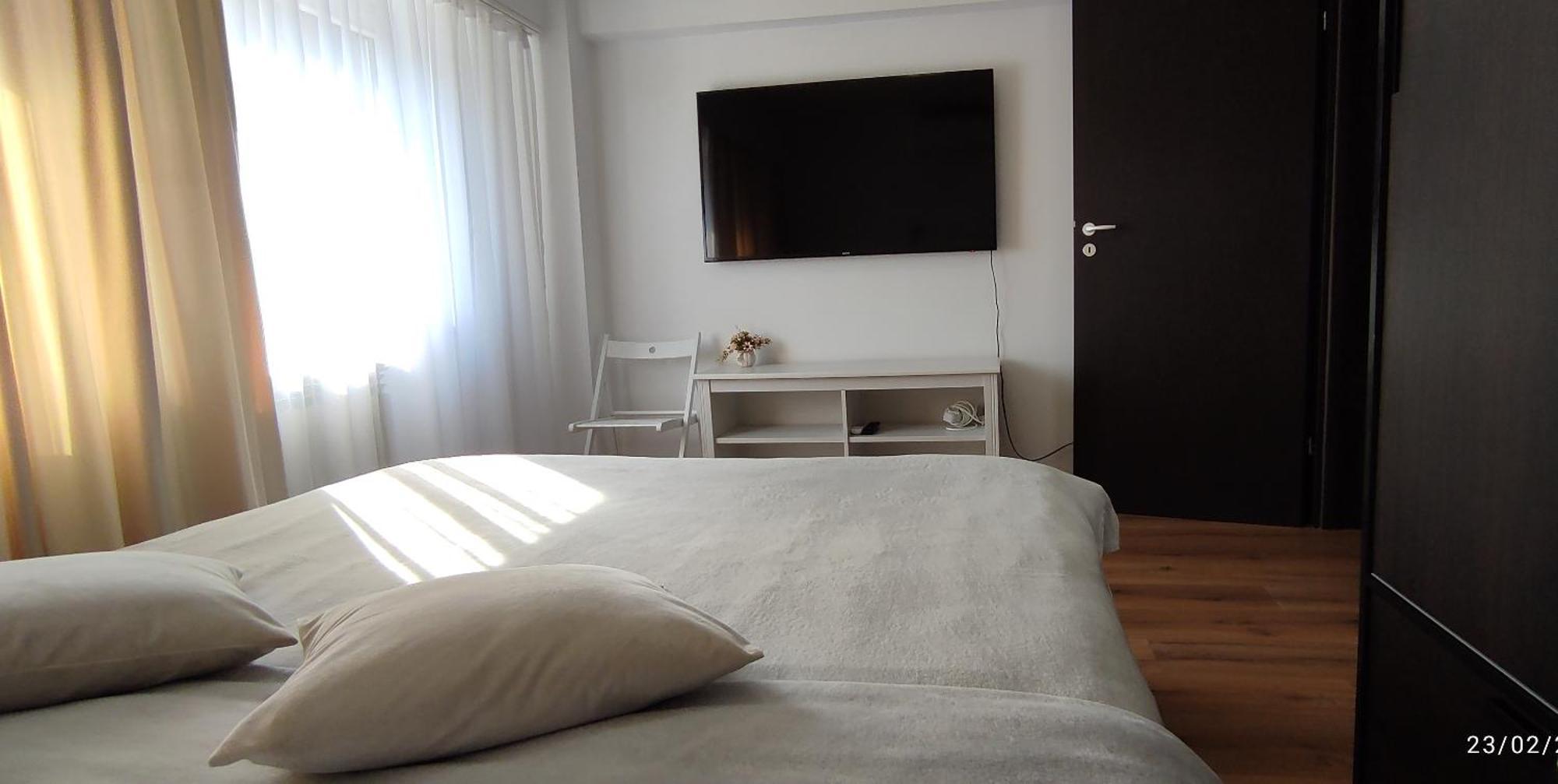 Platinum Apartment - Apartament Cu 3 Camere, 2 Dormitoare, 2 Bai, Bucatarie Complet Utilata, 2 Balcoane Bukarest Exteriör bild